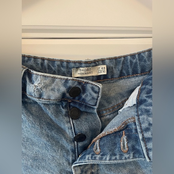Distressed Denim Shorts | High Performance Wear | EUR 40/US 12 - Picture 3 of 7